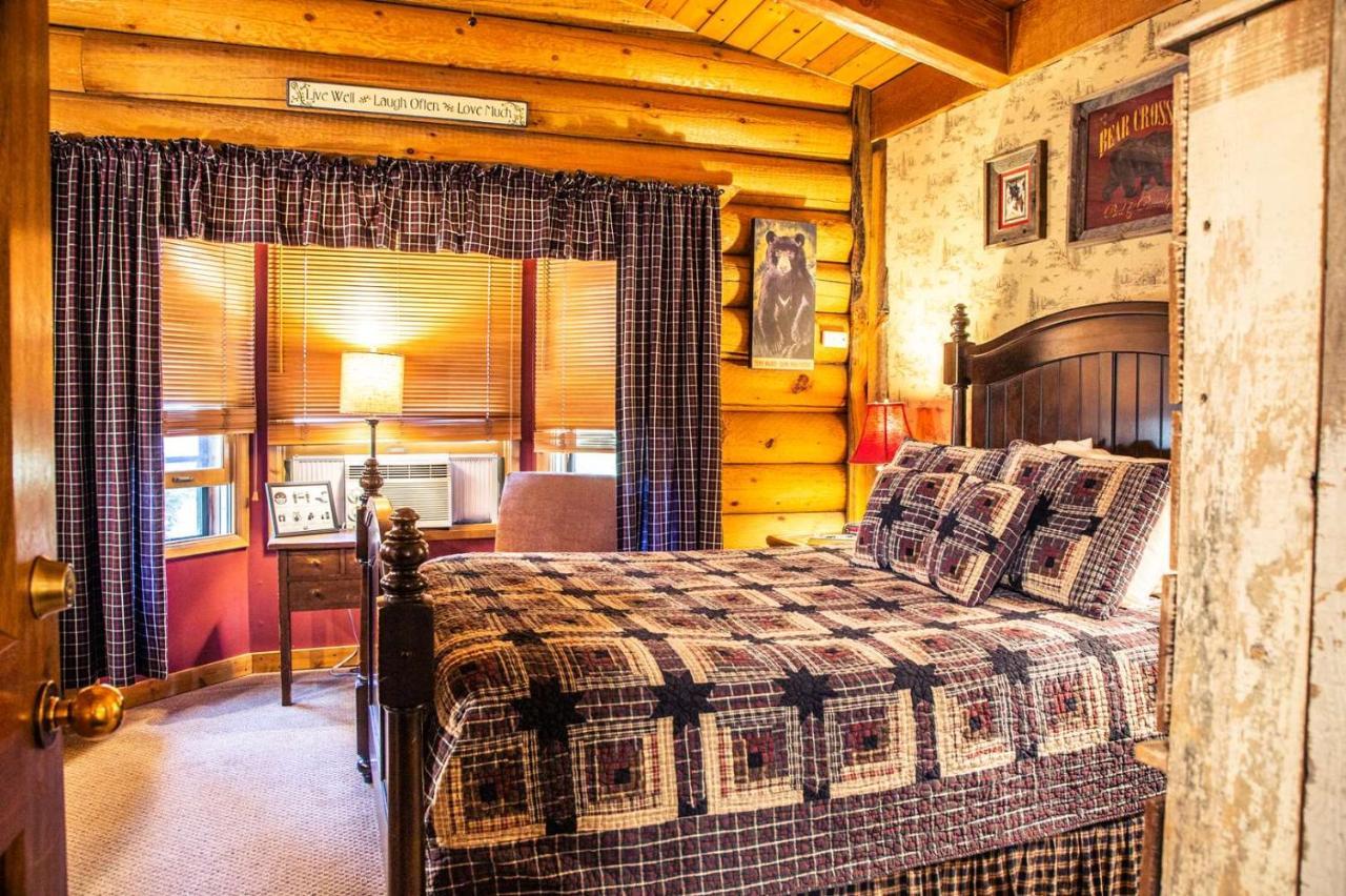 Eagle's Nest Lodge *